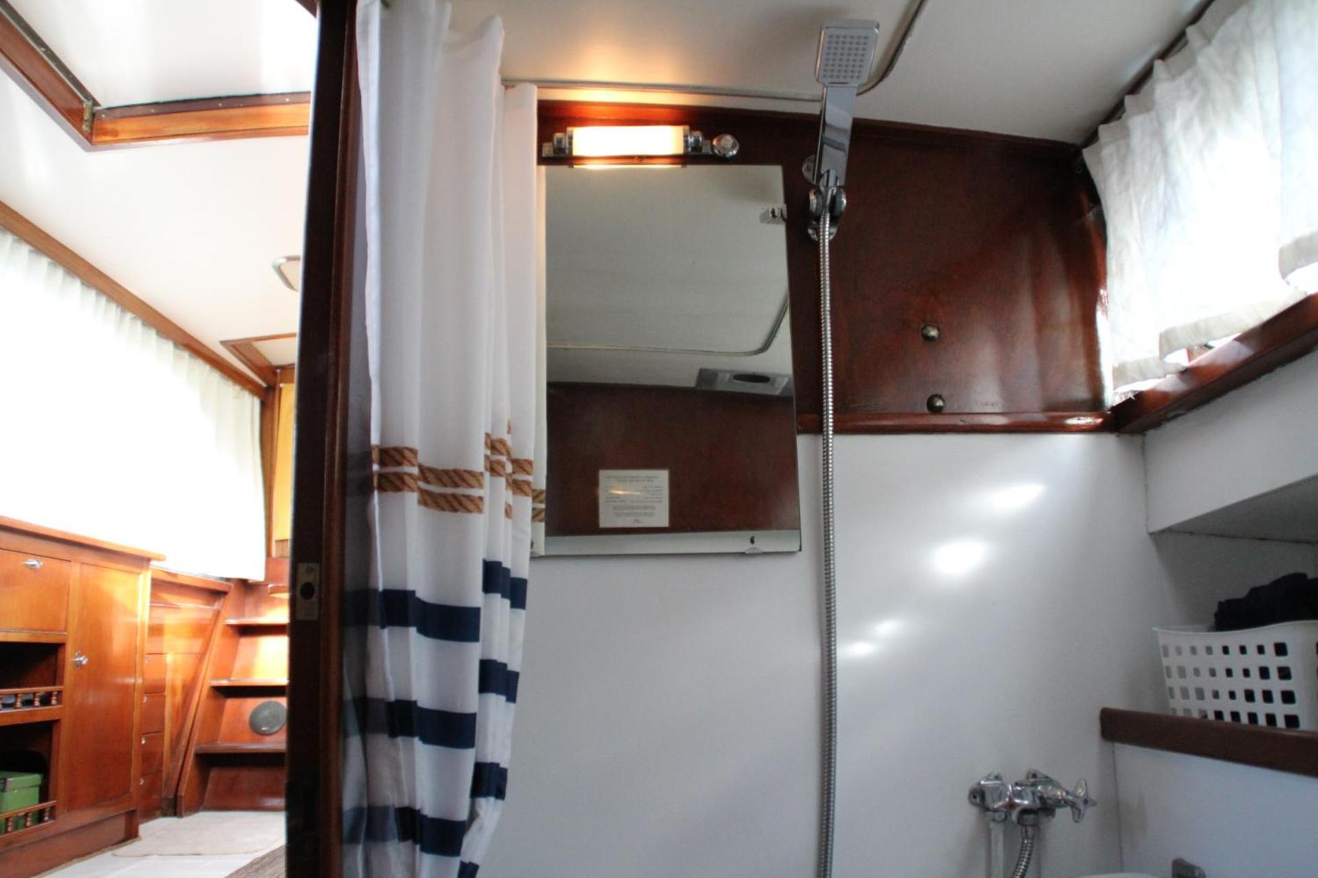 Botel Sealov Hebergements Insolites- Linge, Menage Et Velos Inclus *